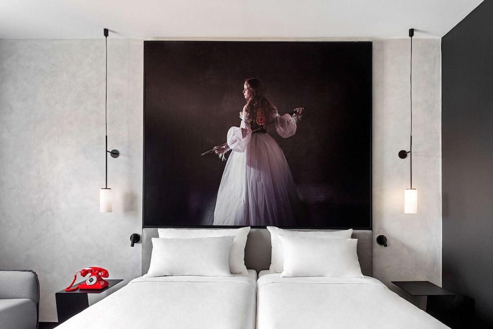 Radisson RED Madrid 21