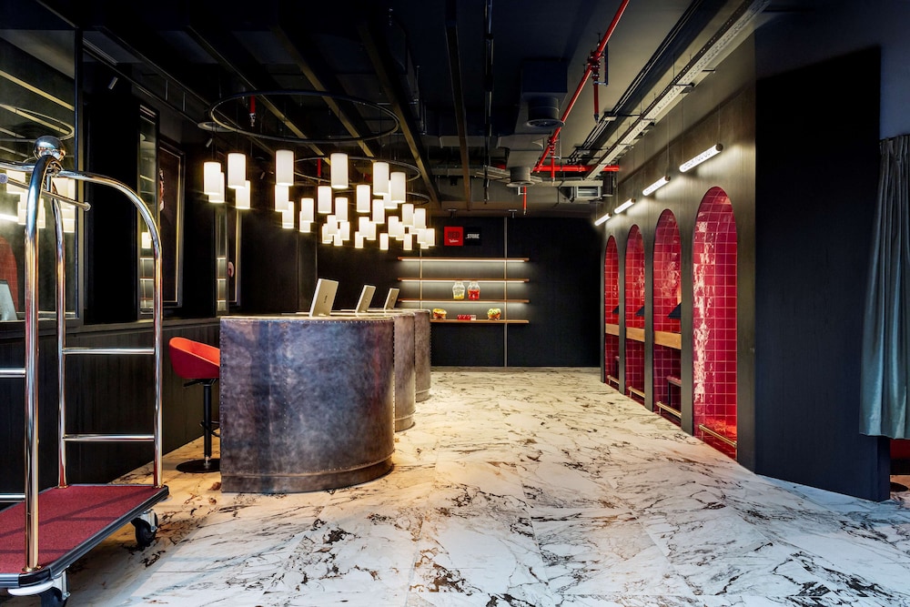 Radisson RED Madrid 6