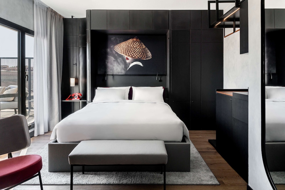 Radisson RED Madrid 9