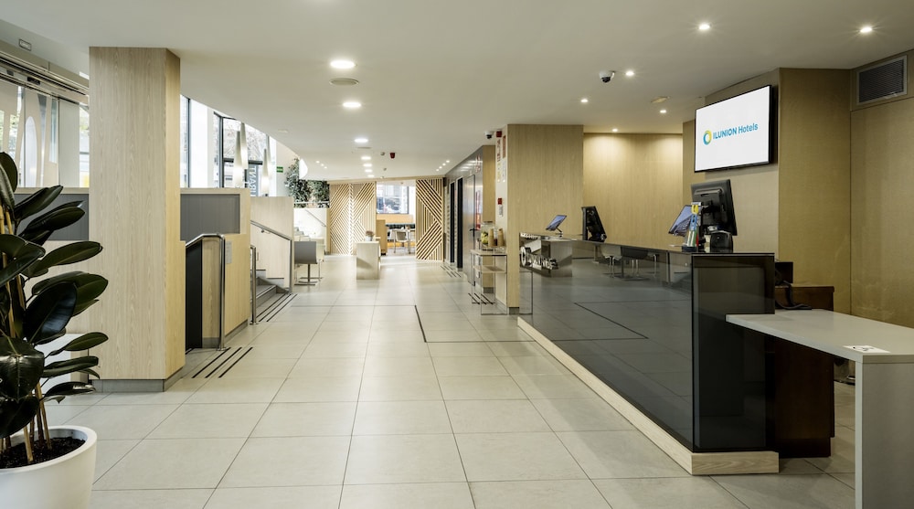 Hotel ILUNION Auditori 8