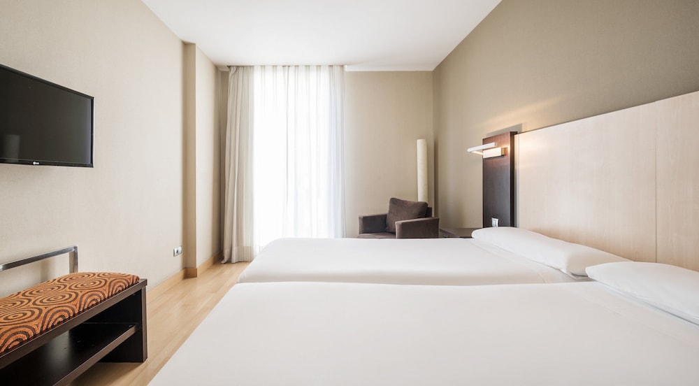 Hotel ILUNION Auditori 24