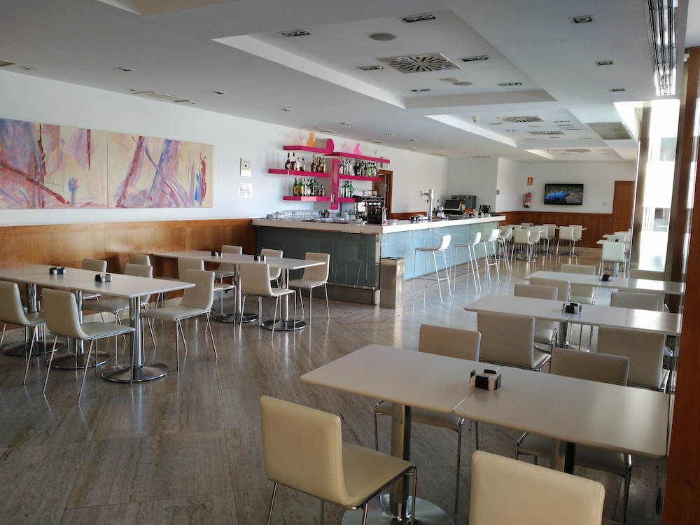 Eurostars I-Hotel 13