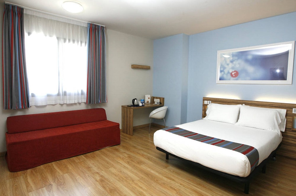 Travelodge Barcelona Fira 6
