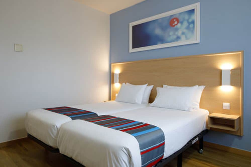 Travelodge Barcelona Fira 8