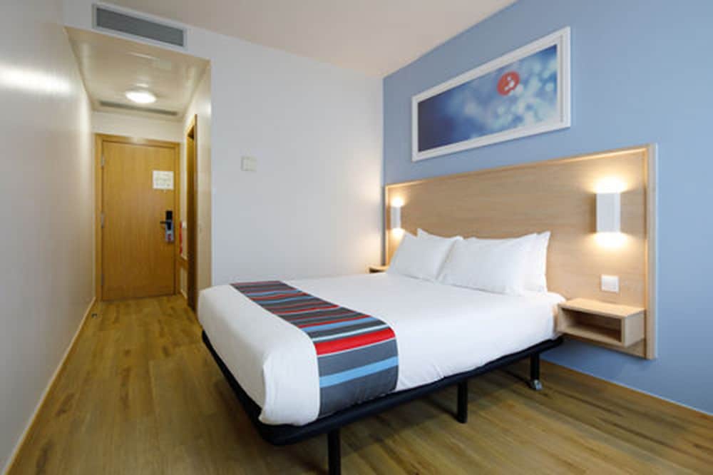 Travelodge Barcelona Fira 7