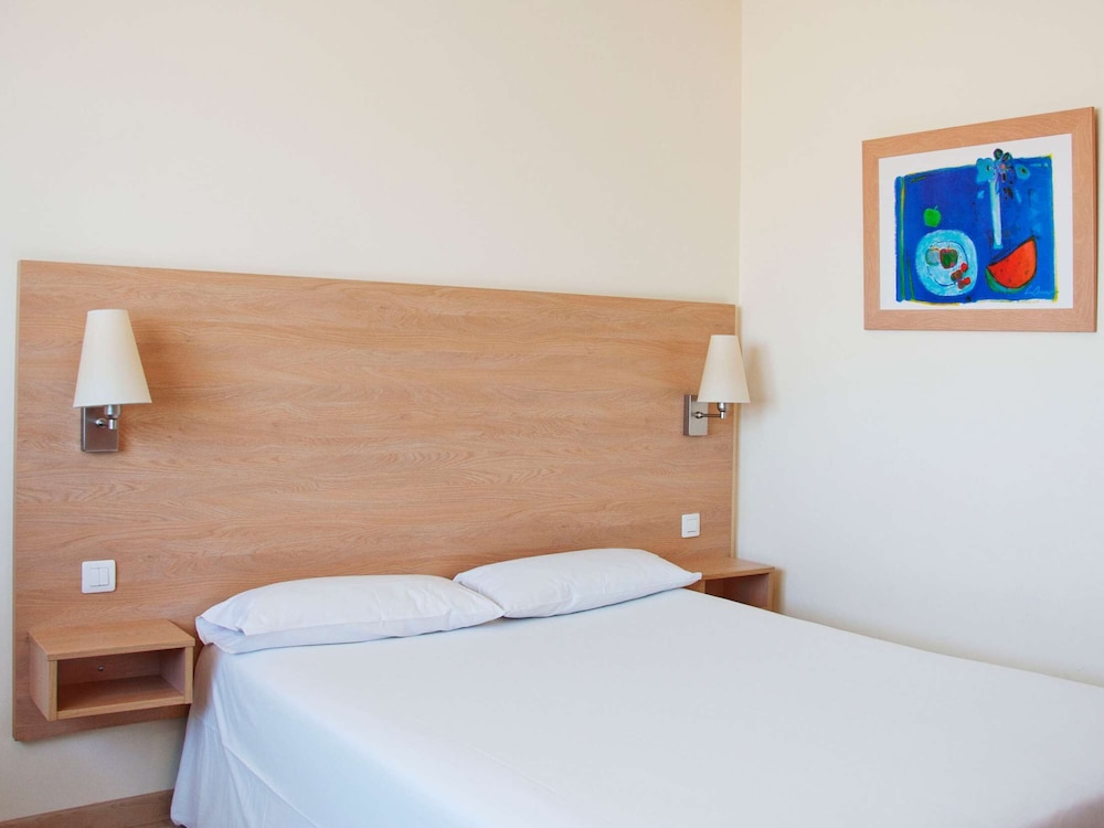 Travelodge Barcelona Fira 19