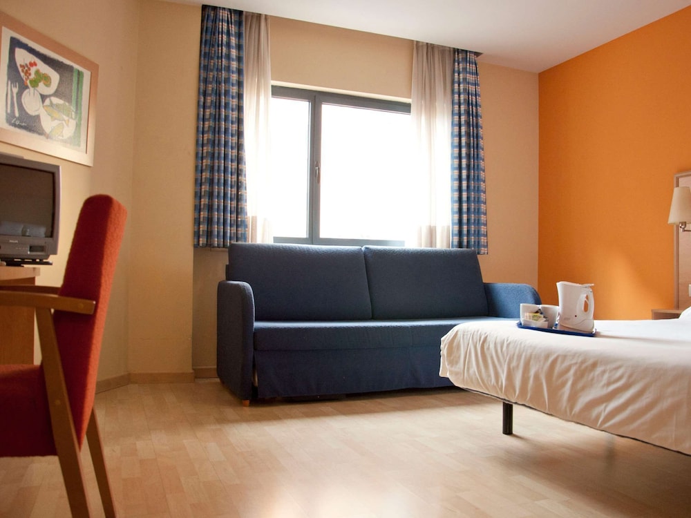 Travelodge Barcelona Fira 20