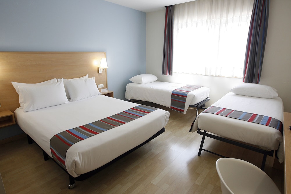Travelodge Barcelona Fira 10
