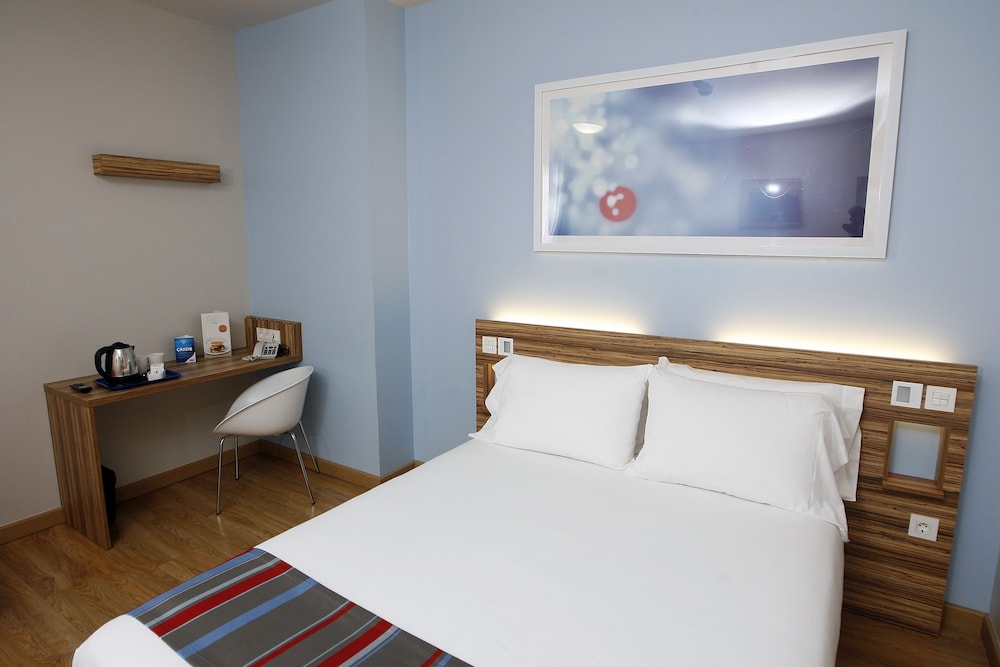 Travelodge Barcelona Fira 13