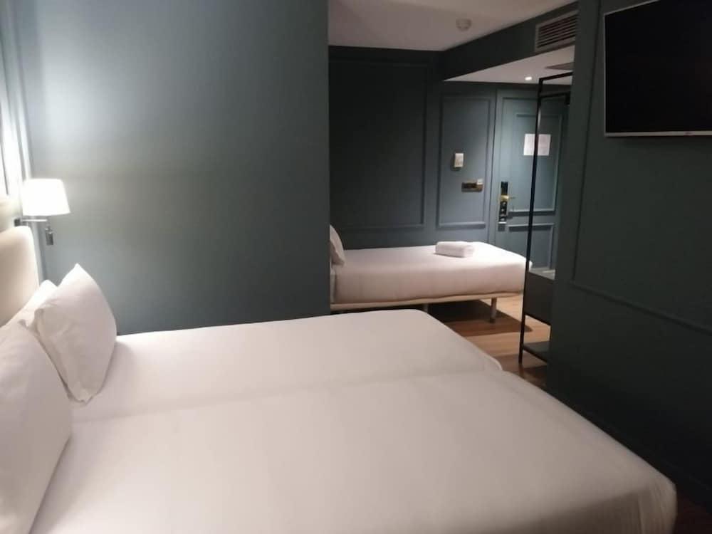 Hotel Luze Castellana 24