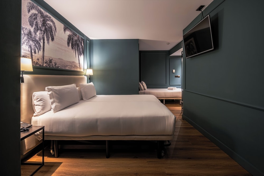 Hotel Luze Castellana 23
