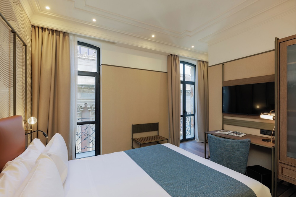 Hotel Medinaceli 22