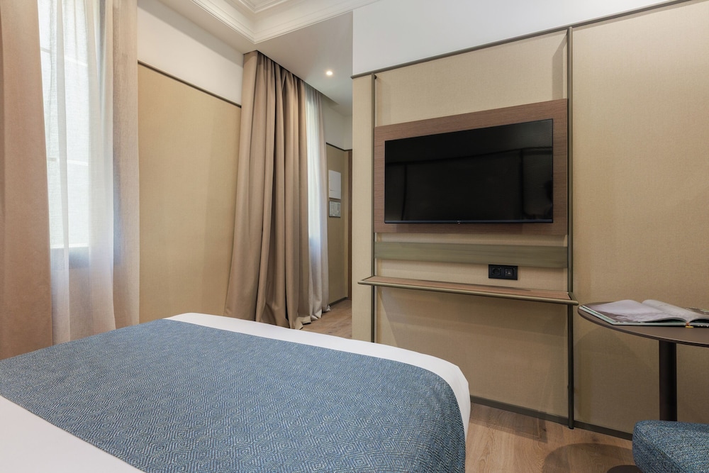 Hotel Medinaceli 12