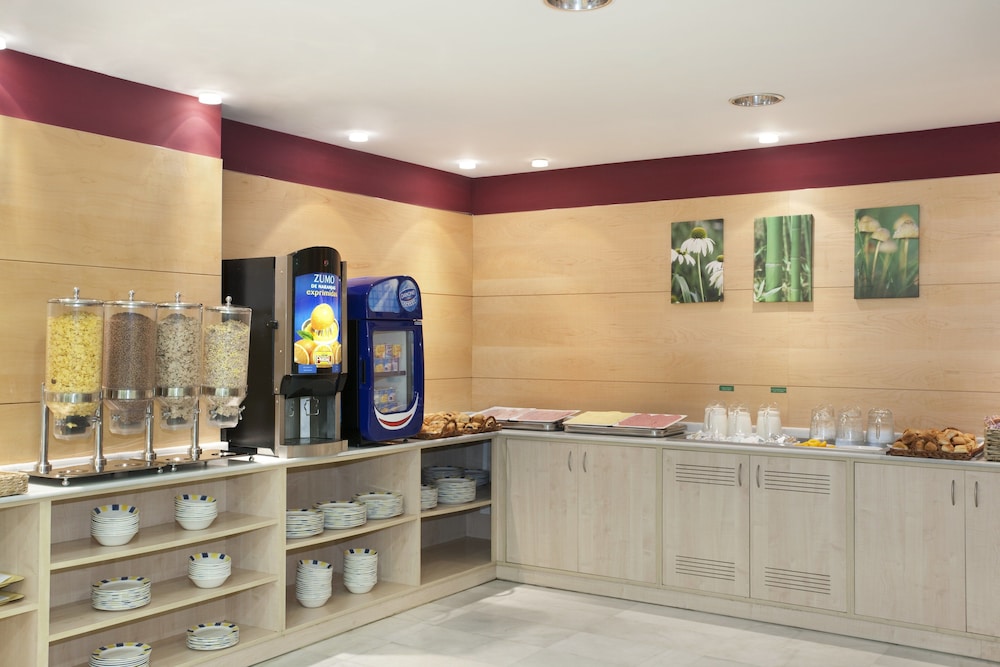 Holiday Inn Express Madrid - Alcorcon 13