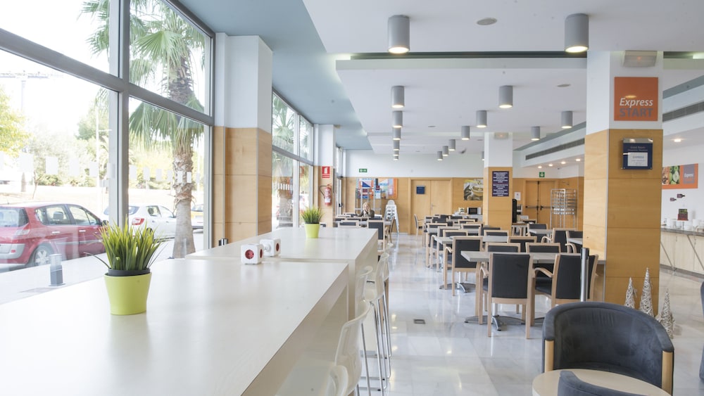 Holiday Inn Express Madrid - Alcorcon 9