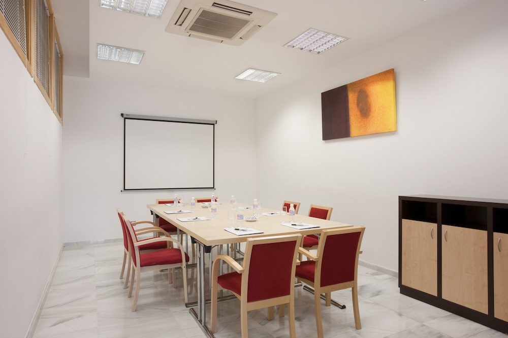 Holiday Inn Express Madrid - Alcobendas 18