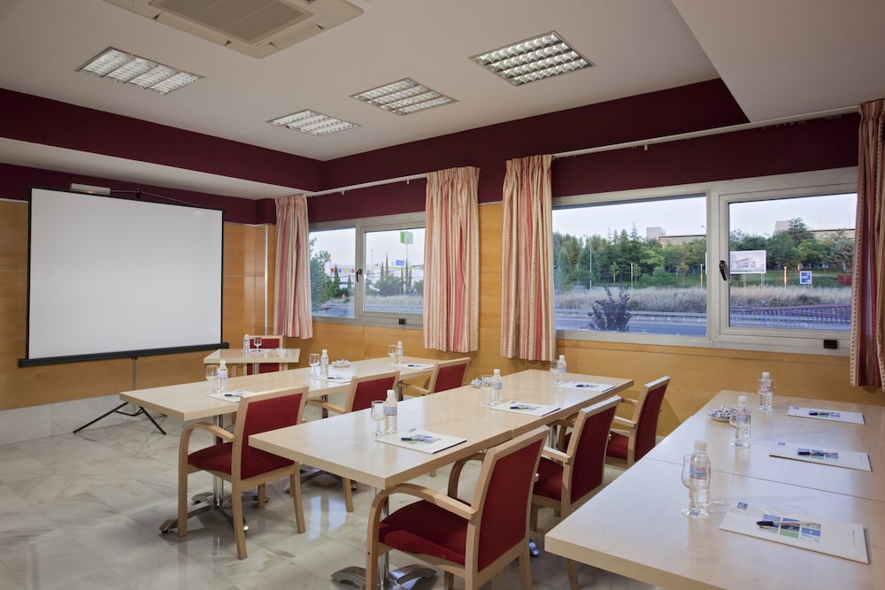 Holiday Inn Express Madrid - Alcobendas 19