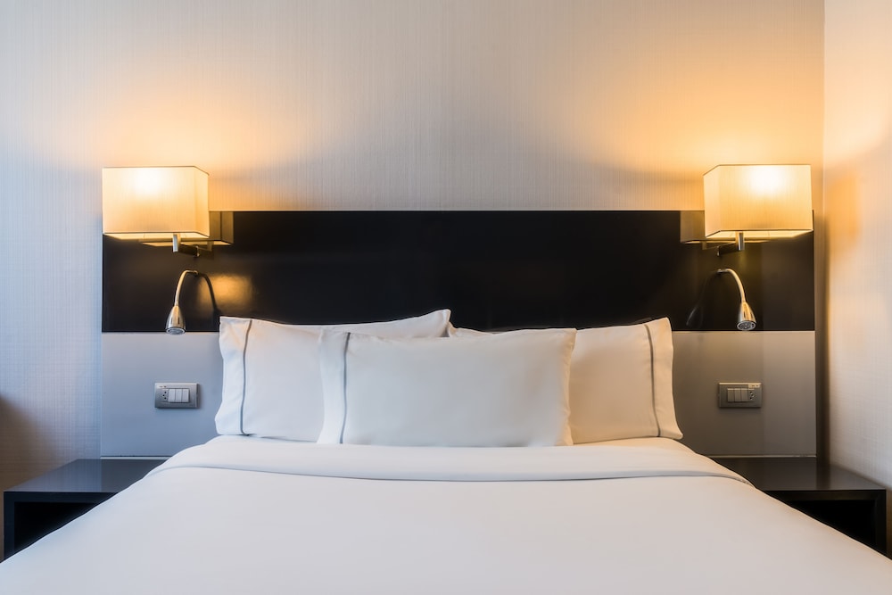 AC Hotel Madrid Feria 8