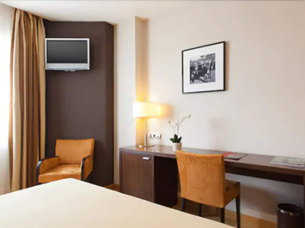 Hotel FC Villalba 11