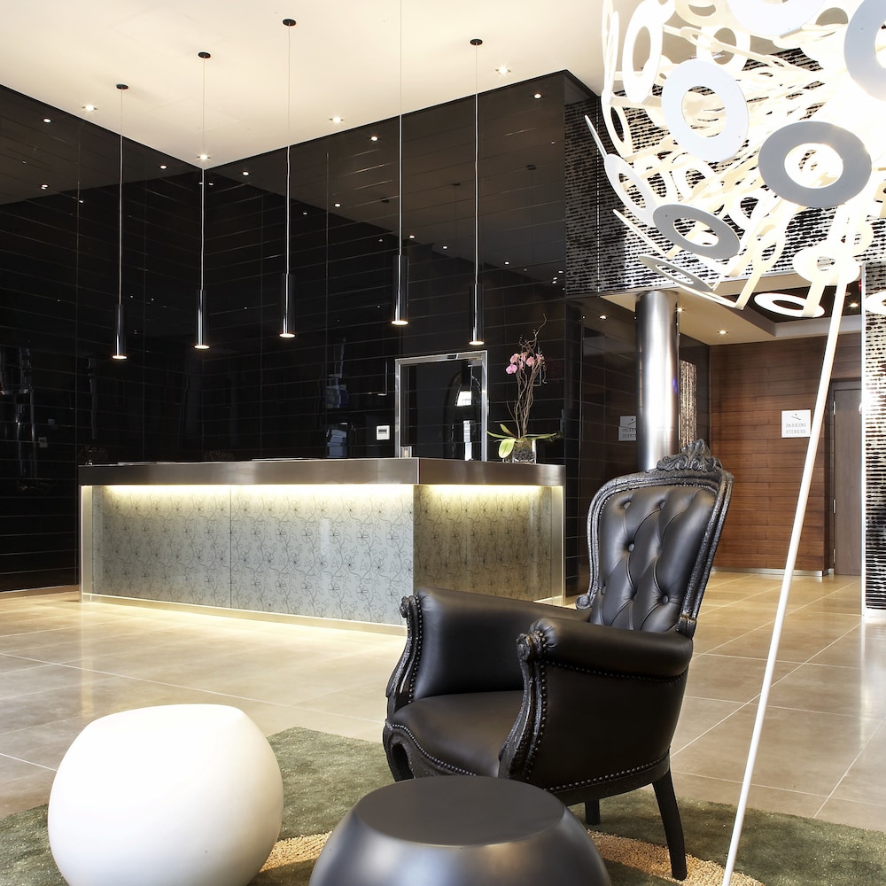 AC Hotel Recoletos 3