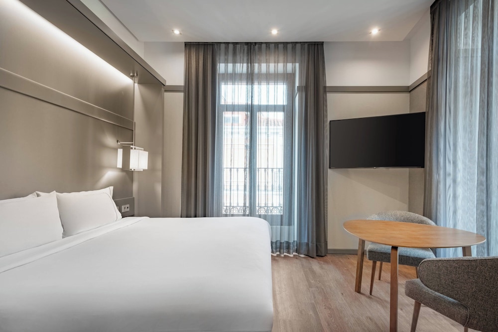 AC Hotel Recoletos 9