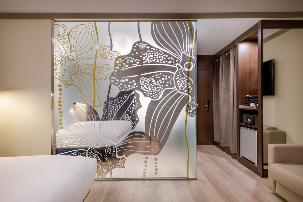 AC Hotel Recoletos 22