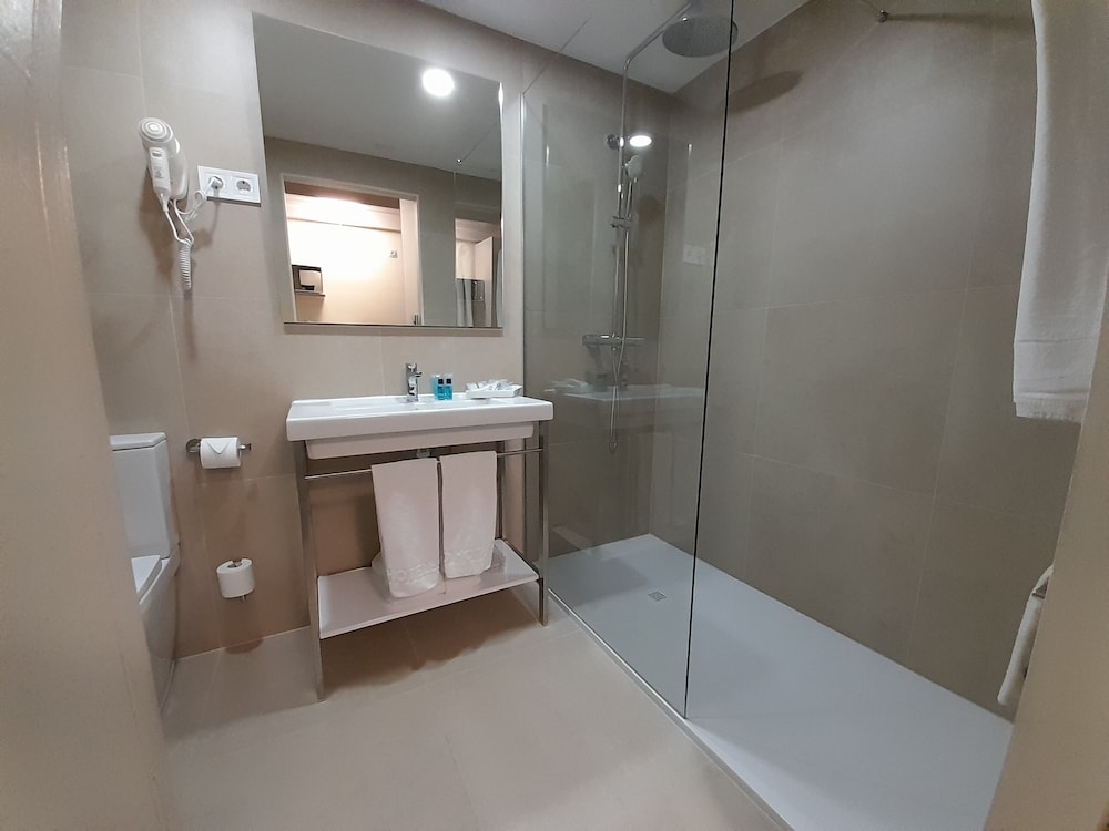 Eco Alcalá Suites 21
