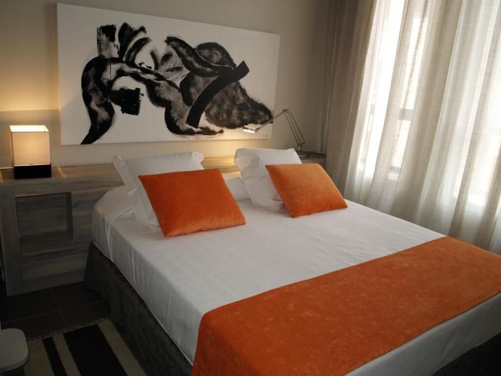 Eco Alcalá Suites 16