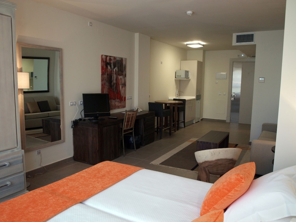 Eco Alcalá Suites 8