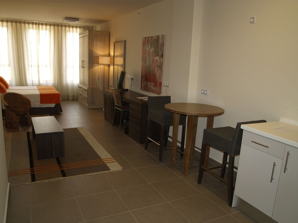 Eco Alcalá Suites 9