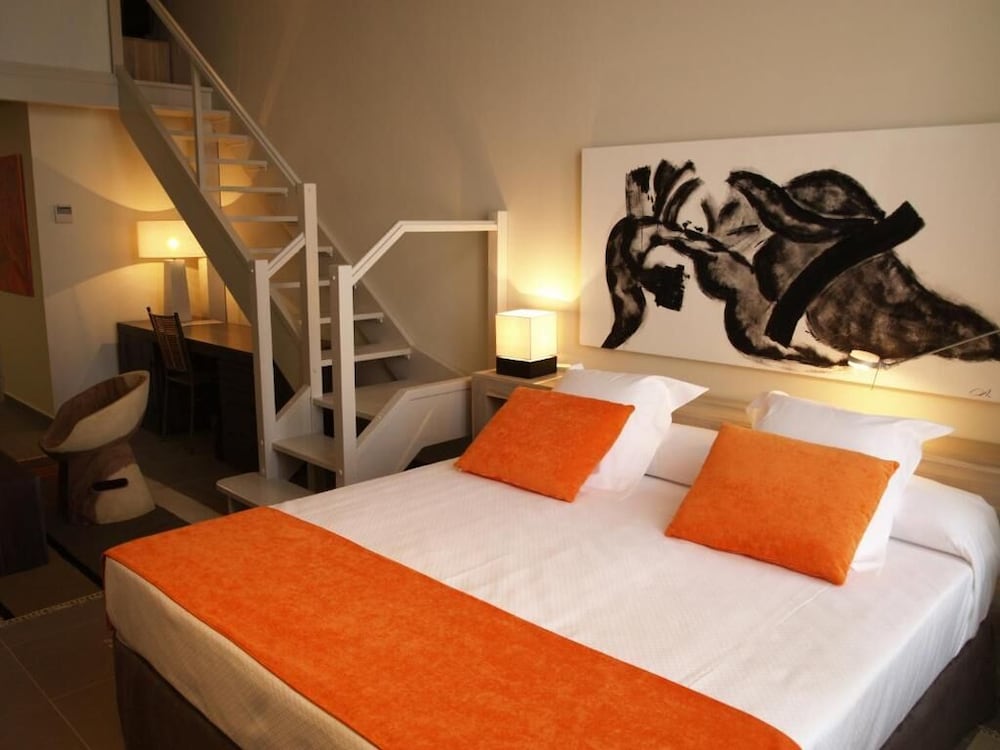 Eco Alcalá Suites 15
