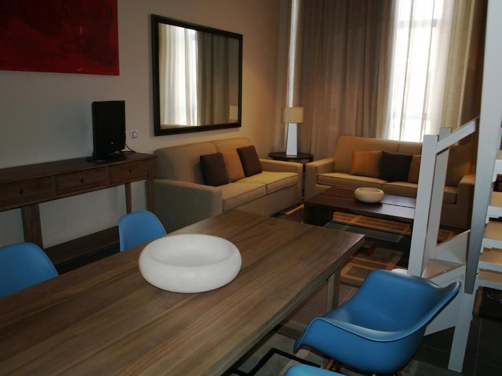 Eco Alcalá Suites 19