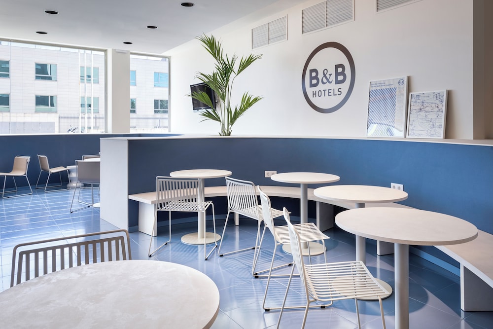 B&B HOTEL Madrid Aeropuerto T1-T2-T3 17