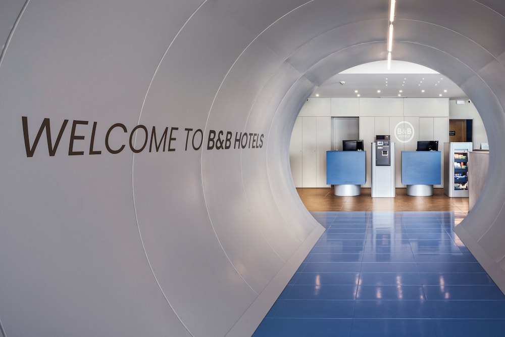 B&B HOTEL Madrid Aeropuerto T1-T2-T3 2