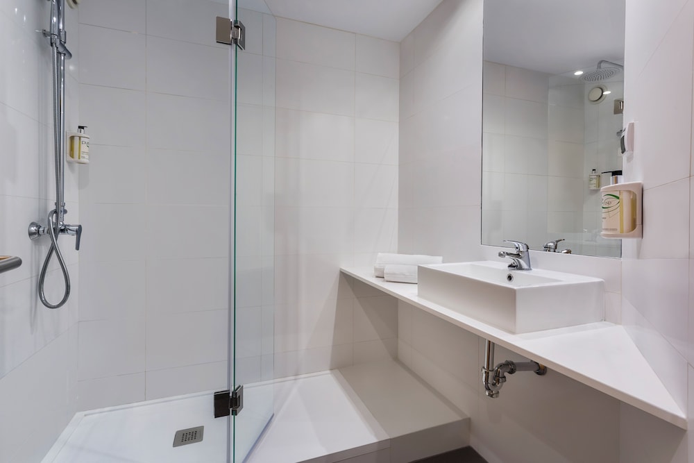 B&B HOTEL Madrid Aeropuerto T1-T2-T3 15