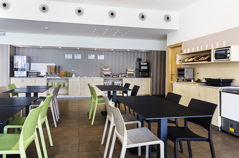 B&B HOTEL Madrid Aeropuerto T1-T2-T3 21