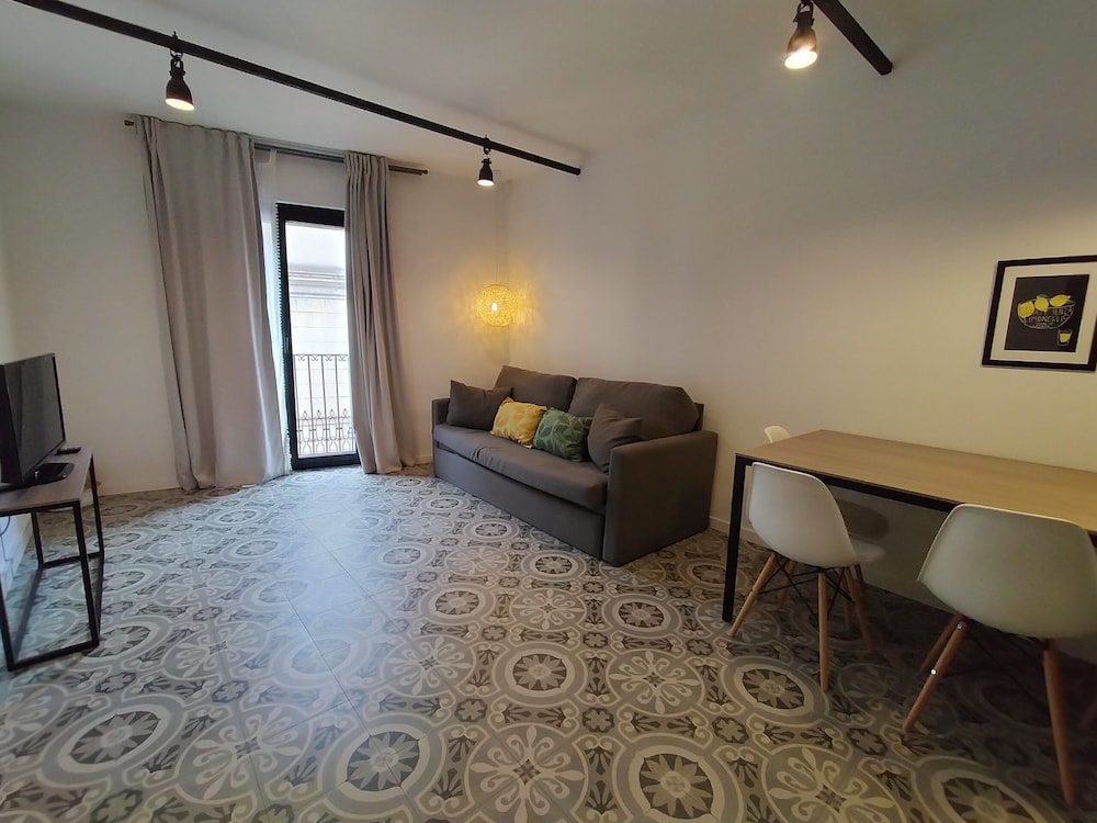 Liceu Apartments by Gaiarooms 11