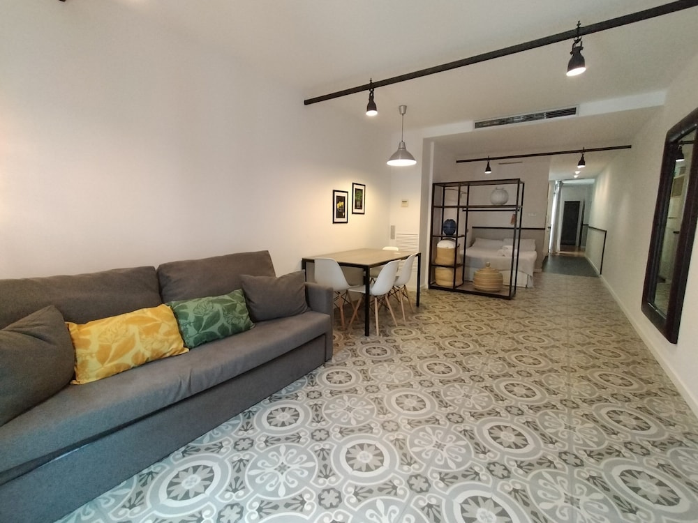 Liceu Apartments by Gaiarooms 10