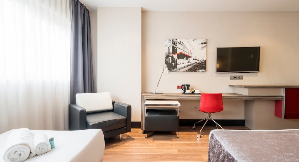 Hotel ILUNION Barcelona 16