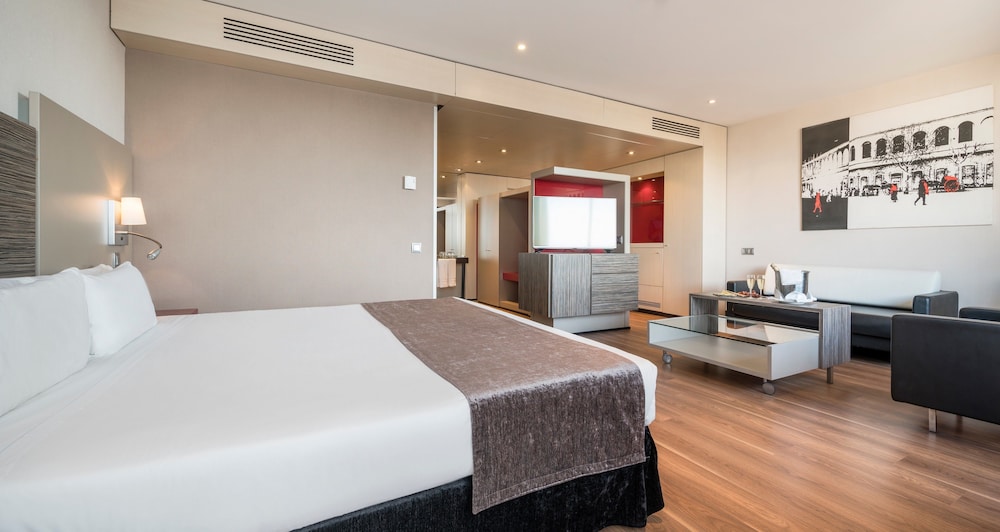 Hotel ILUNION Barcelona 18
