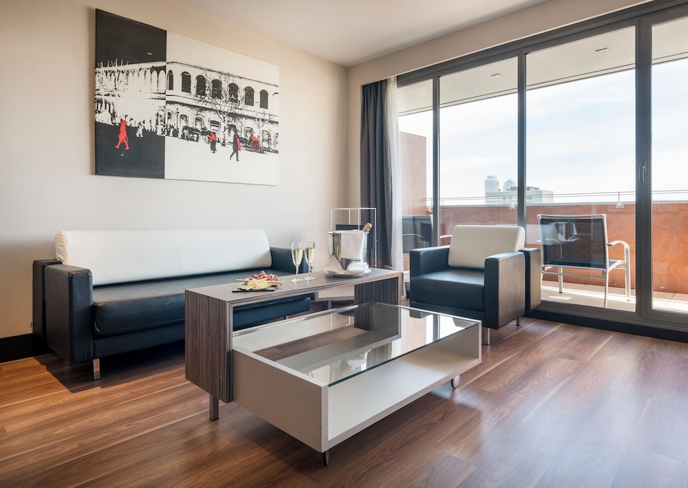 Hotel ILUNION Barcelona 17