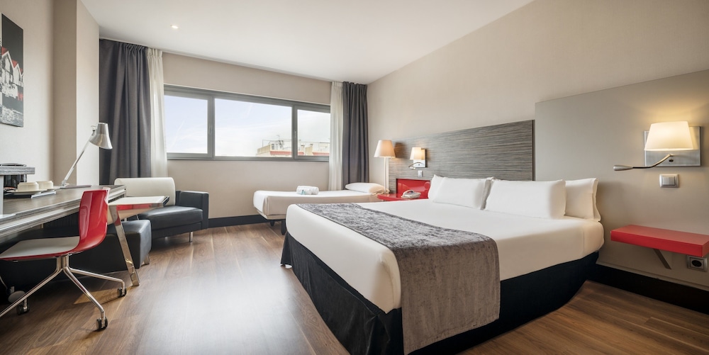 Hotel ILUNION Barcelona 22