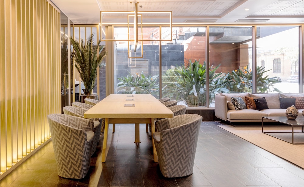 Hotel ILUNION Barcelona 13
