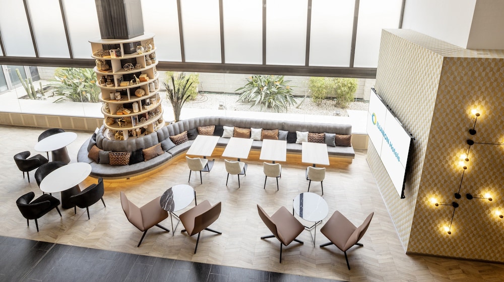 Hotel ILUNION Barcelona 5