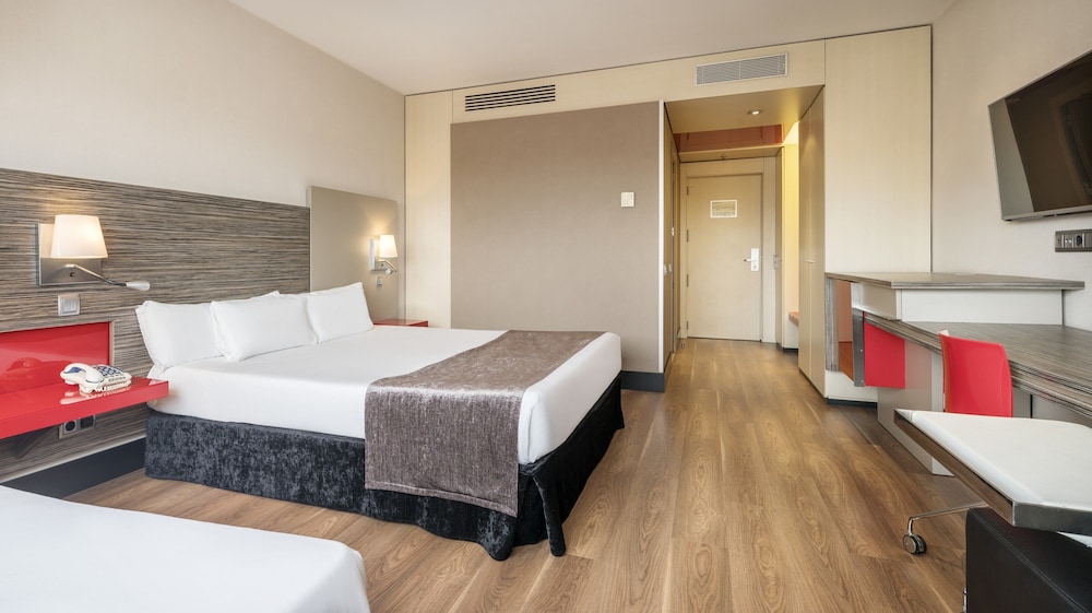 Hotel ILUNION Barcelona 20