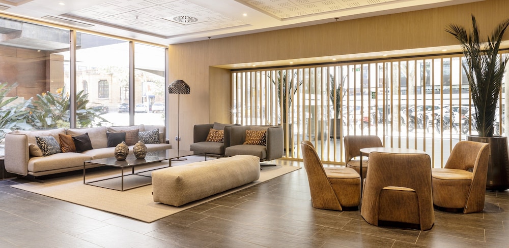 Hotel ILUNION Barcelona 4