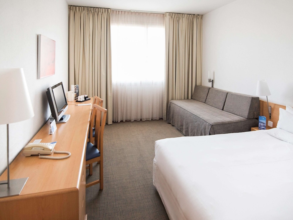 ibis Styles Barcelona SJ Despi 16