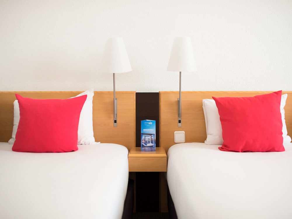 ibis Styles Barcelona SJ Despi 11