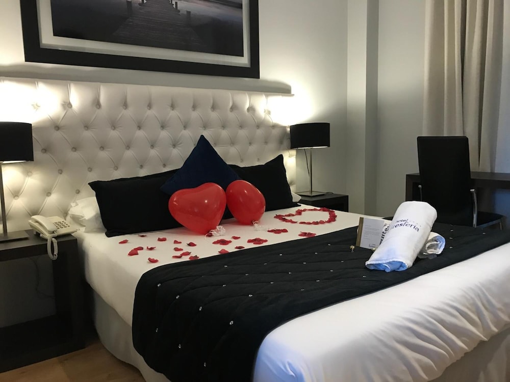 Hotel Suites Feria 16