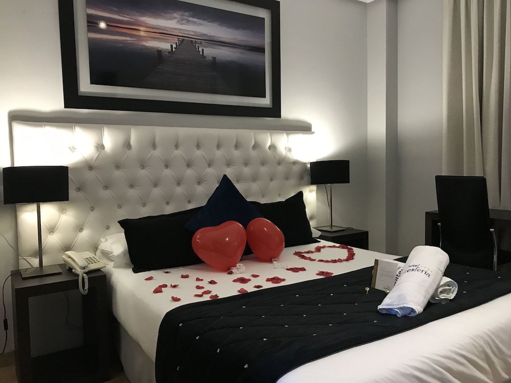 Hotel Suites Feria 13